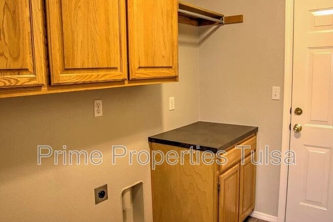 Building Photo - 10218 East 111th Pl S