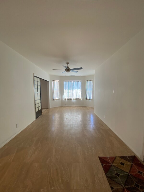 Building Photo - 2128 Oak Crest Dr