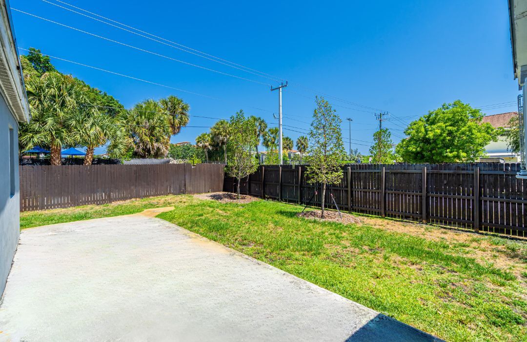 Building Photo - 4500 NE 18th Ave