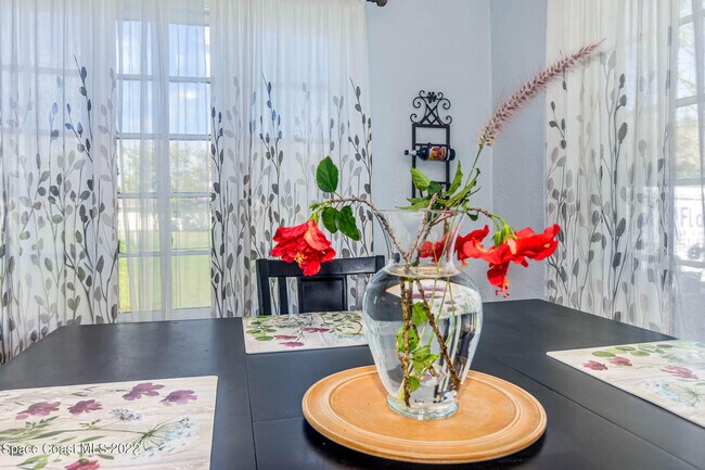 Building Photo - 27 E Ave A