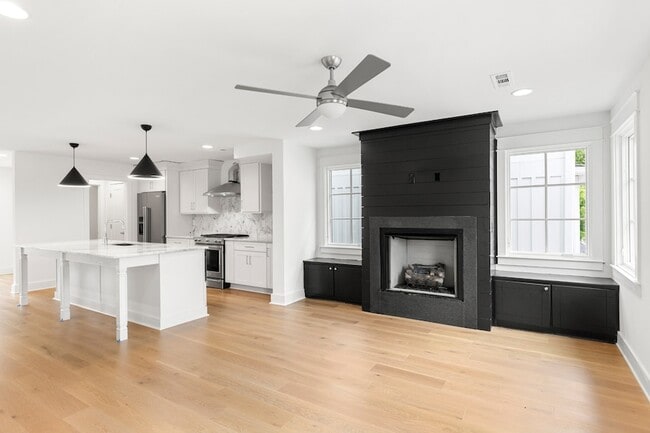 Building Photo - 508 Hobson Chapel Pl