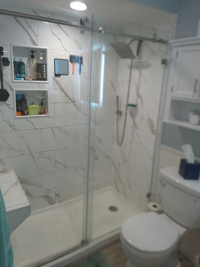 Building Photo - Beautiful updated condo in Los Lagos Upstairs unit. Available March 15 to Dec 31st 2026