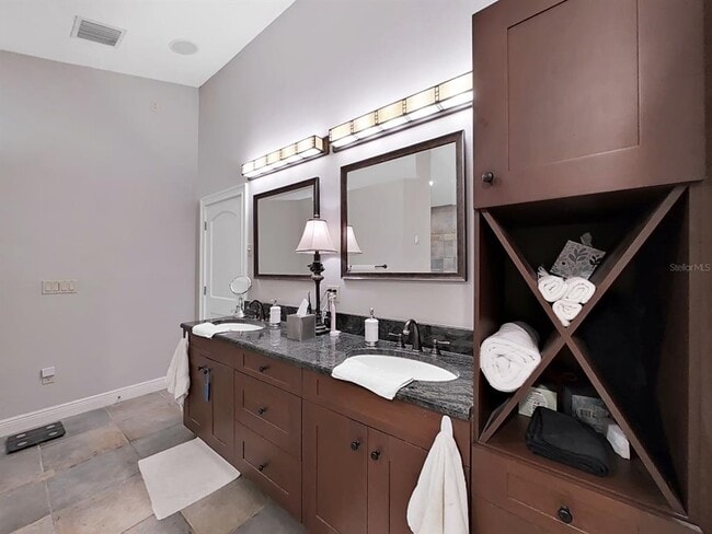 Building Photo - 4313 W Granada St