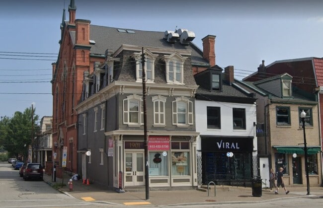 Building Photo - 1901 E Carson St