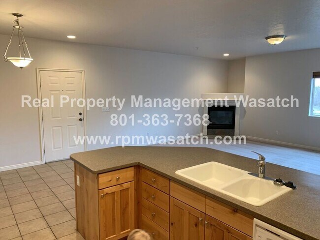 Building Photo - 1255 Wolf Hollow Ln