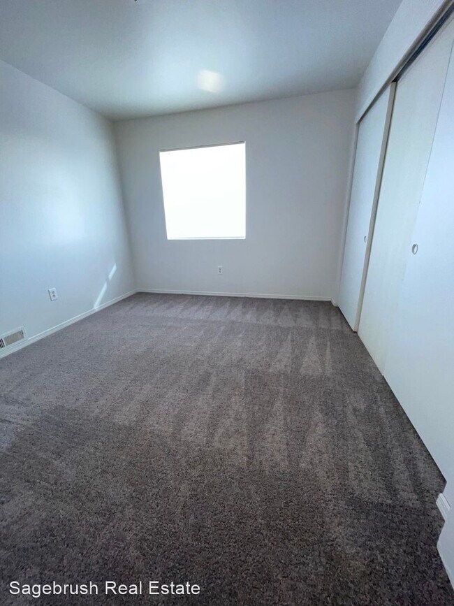 4 br, 2 bath House 412 Avenue F Unit 504 412 Curry Rd 8.5 Texico NM