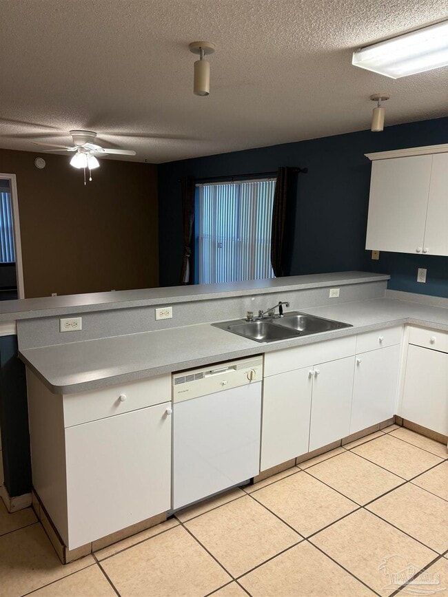 Building Photo - 1524 Galvin Ave