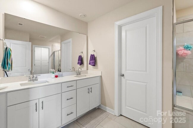 Building Photo - 613 Cedar Knoll Cir