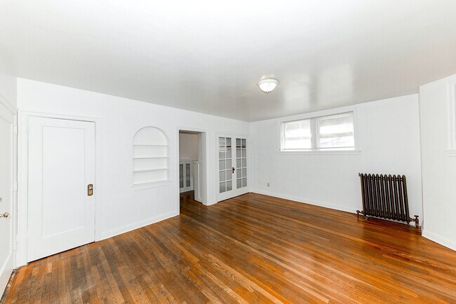 Building Photo - 740 E 300 S
