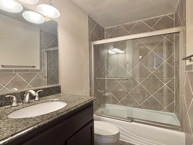 Building Photo - 2111 N Houk Rd