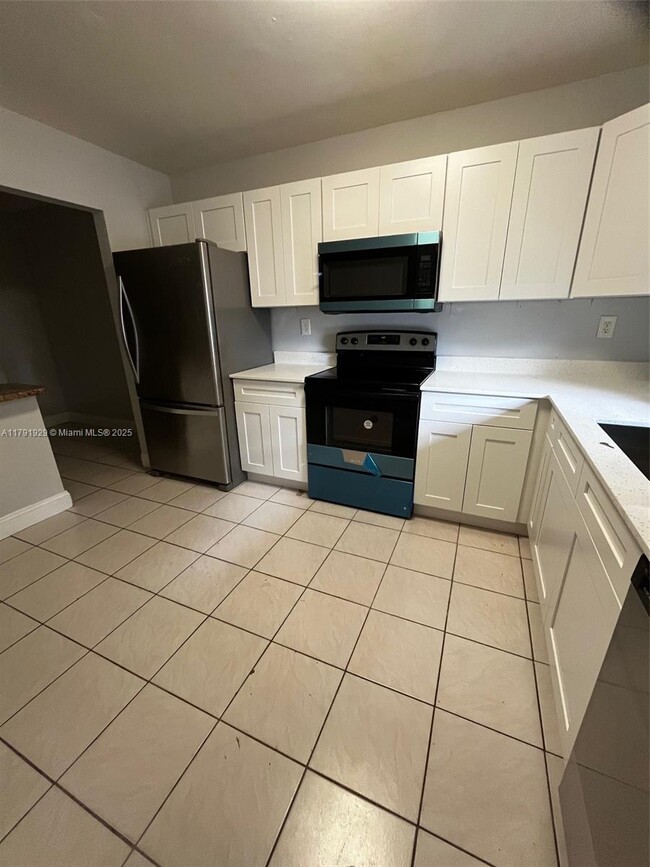 Building Photo - 3158 Coral Springs Dr