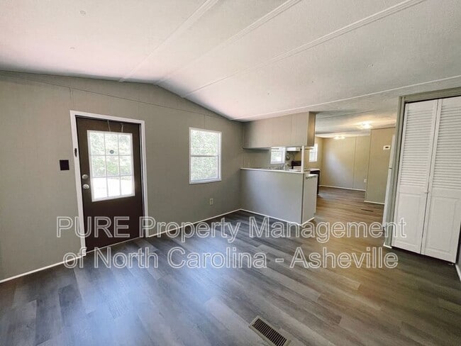 Building Photo - 26 Magic Dr