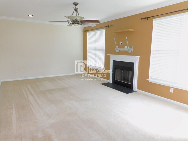 Building Photo - *NW High School* Lovely 4BR/2.5BA Home off...