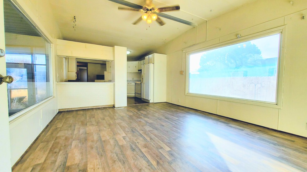 Building Photo - 521 Albatross Dr
