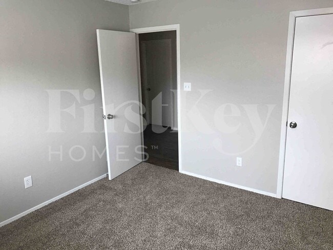 Building Photo - 2510 Bentley Dr