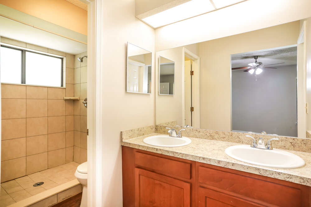 Building Photo - 3413 Deerfield Pointe Dr