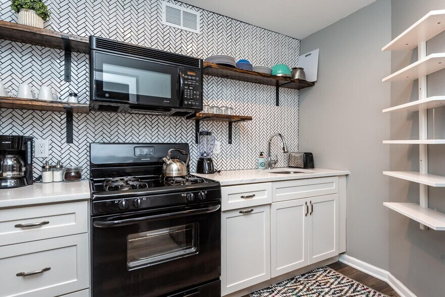 Building Photo - 215 Piedmont Ave NE