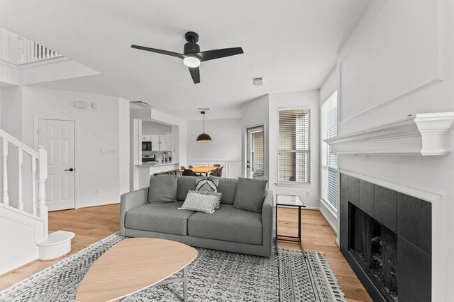 Building Photo - 7 S Avonlea Cir