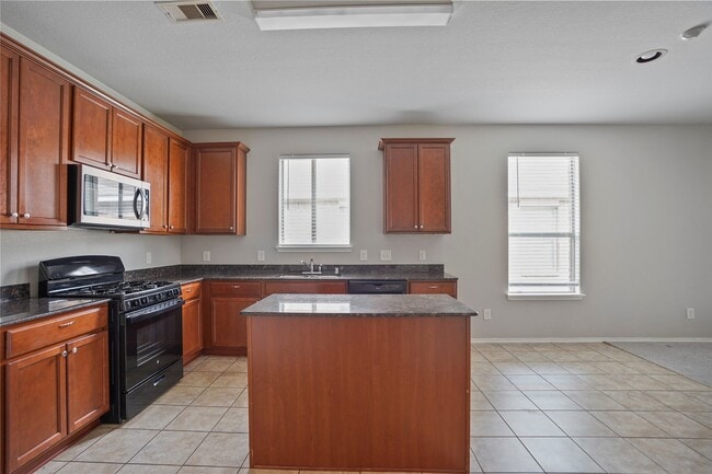 Building Photo - 16414 Peyton Stone Cir