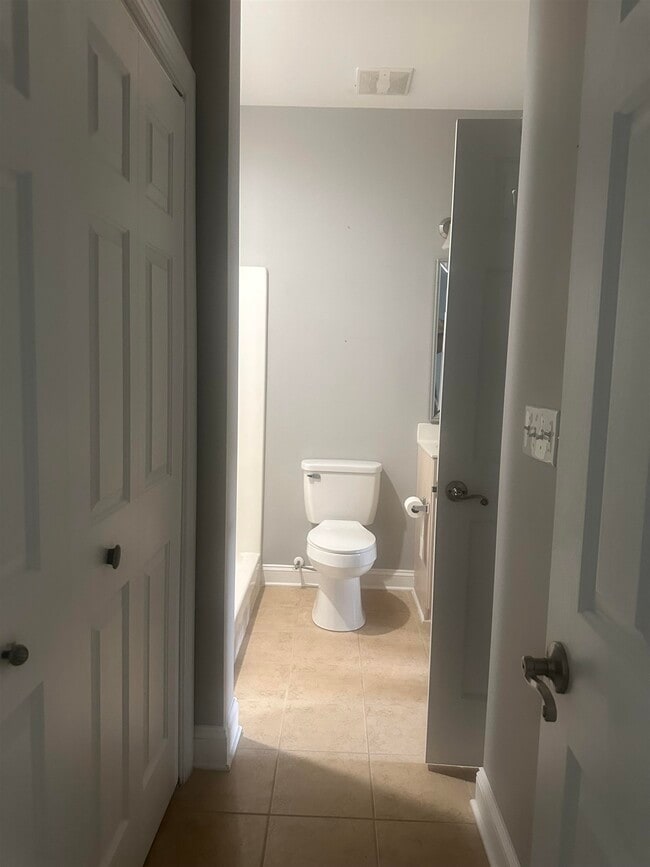 Building Photo - 4140 Hibiscus Dr