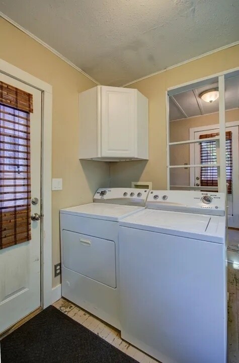 Building Photo - 227 Sherman CT