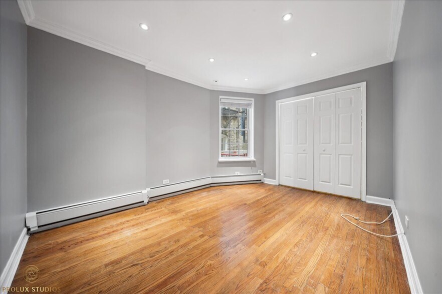 Secondary Bedroom - 1433 N Dearborn St