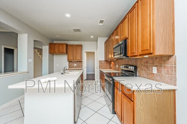 Building Photo - 2541 Indian Hills Dr