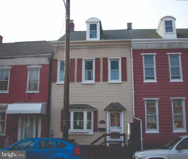 Building Photo - 618 E Philadelphia Ave