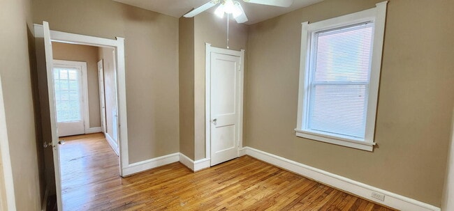 Building Photo - Bright & Spacious 2-Bedroom Apartment with Private Outdoor Space
