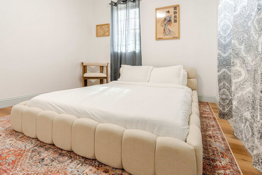 Building Photo - 1384 Ridge Ave