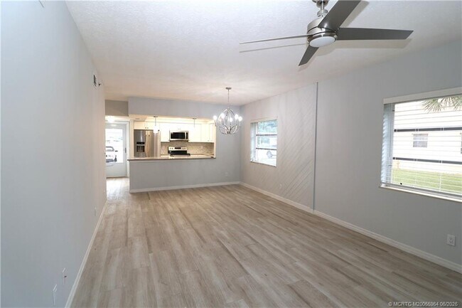 Building Photo - 2950 SE Ocean Blvd