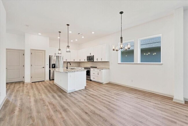 Building Photo - 133 Monterey Oak Trl