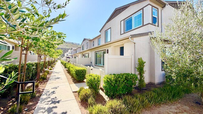 Building Photo - 320 Citrine Trl