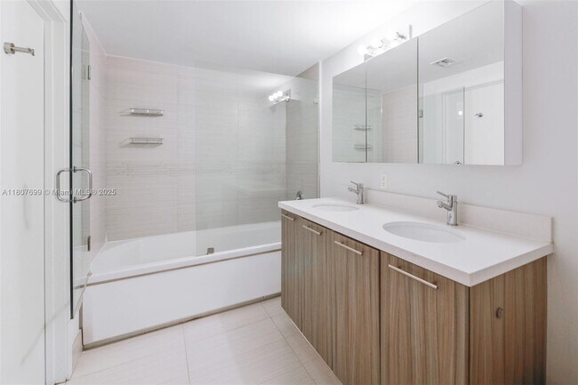 Building Photo - 6700 Indian Creek Dr