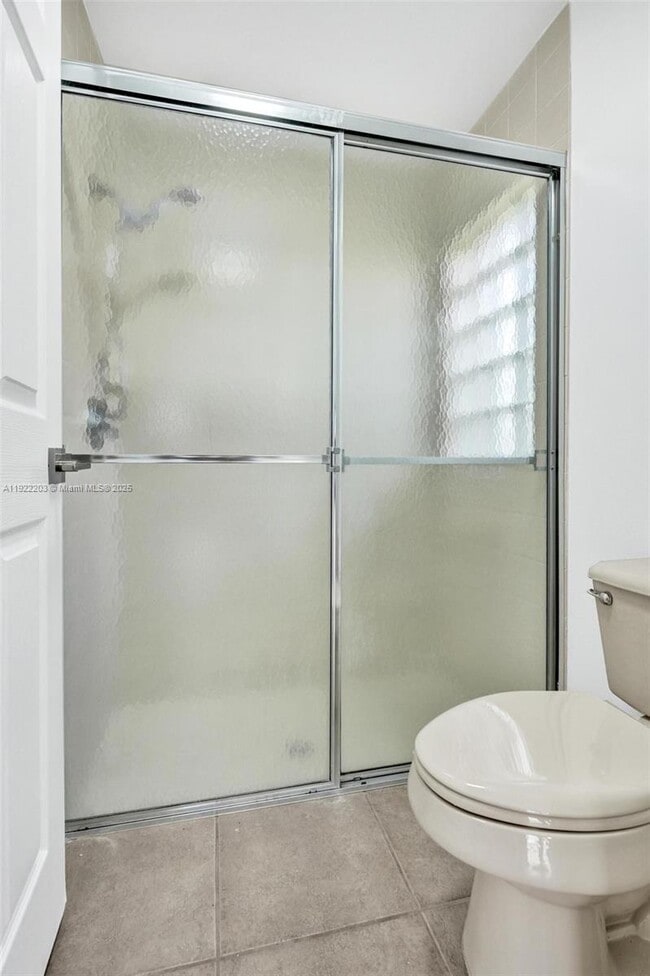 Building Photo - 6305 Willoughby Cir