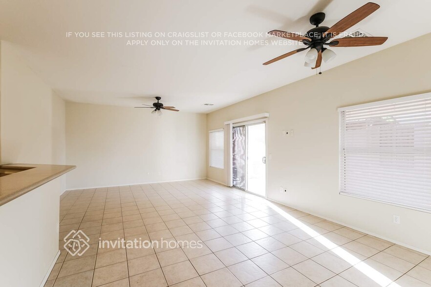 Building Photo - 15722 W Calavar Rd