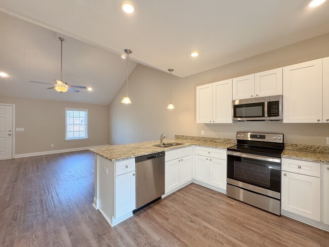 Building Photo - 215 Way Bill Cir