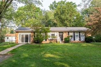Building Photo - Rare Find... Detached Single Family Home in Purcell Park!