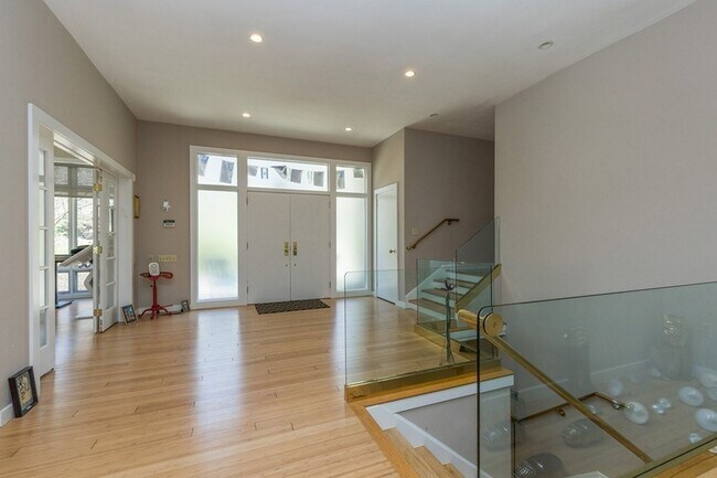 Building Photo - 192 Stonehurst Dr