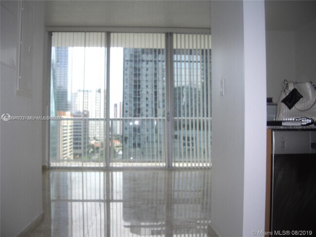Building Photo - 1060 Brickell Ave