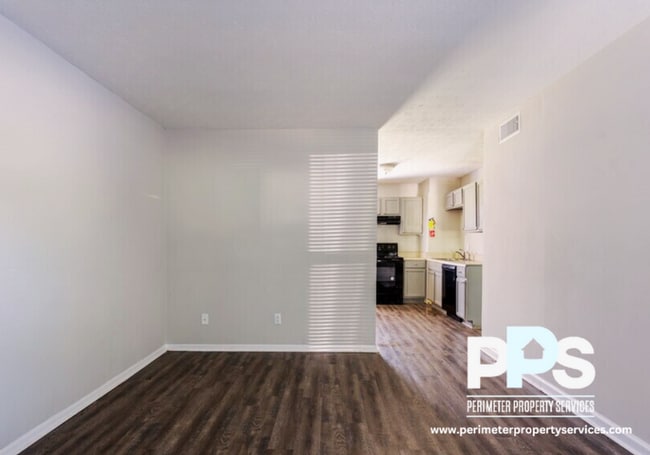 Building Photo - 1126 Maple St