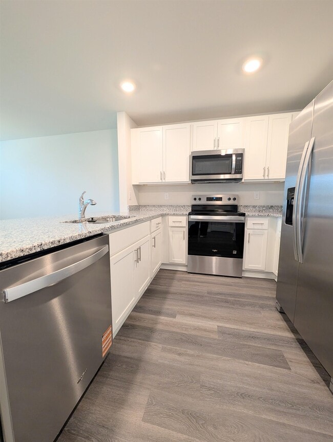 Building Photo - 636 Golden Resin Rd