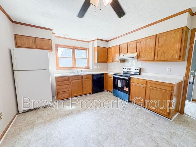 Building Photo - 5827 Labonte Dr
