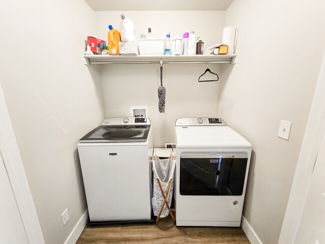 Building Photo - 261 W 490 N