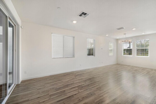 Building Photo - 2941 Grassy Bank Ave