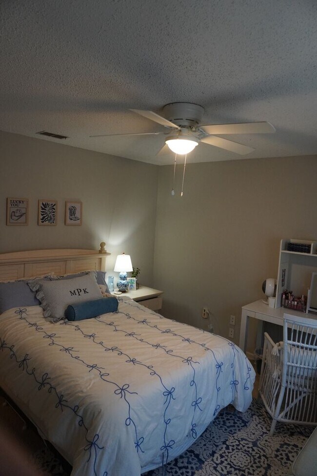 Building Photo - 1515 S Lumpkin St