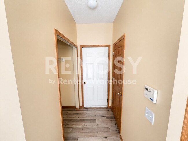 Building Photo - Available September 1st 3 Bedroom 3 Bath Single Family Home in Plymouth