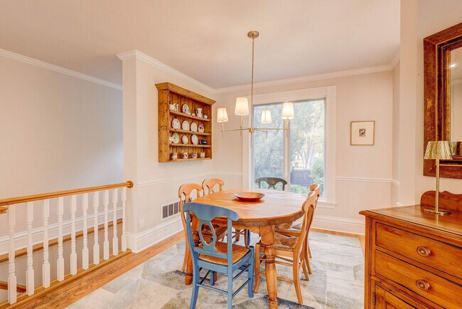 Building Photo - 2105 S Fillmore St