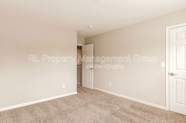 Building Photo - 578 Tallman St
