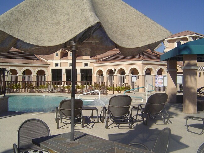 Building Photo - Move-In Ready Condo with Private Balcony & Modern Upgrades